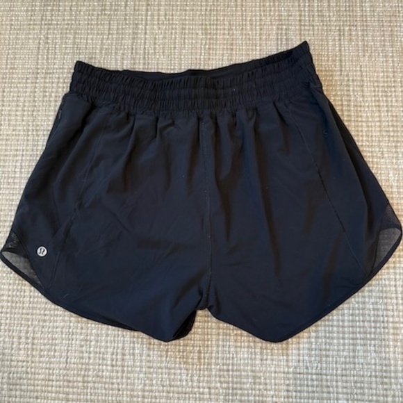 LULULEMON Hotty Hot Shorts 4in Lined in Size 8Tall - Picture 2 of 8